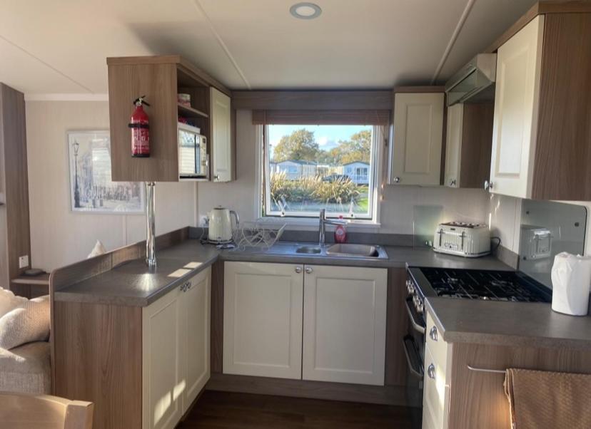 Caravan Church Farm Holiday Village Pagham Ngoại thất bức ảnh